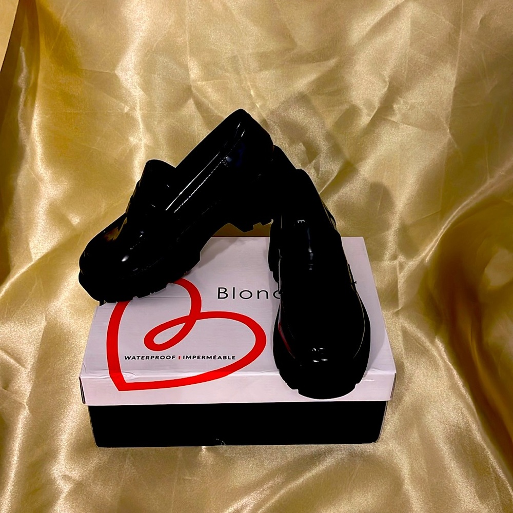 New in Box, Blondo Black Patent Loafer